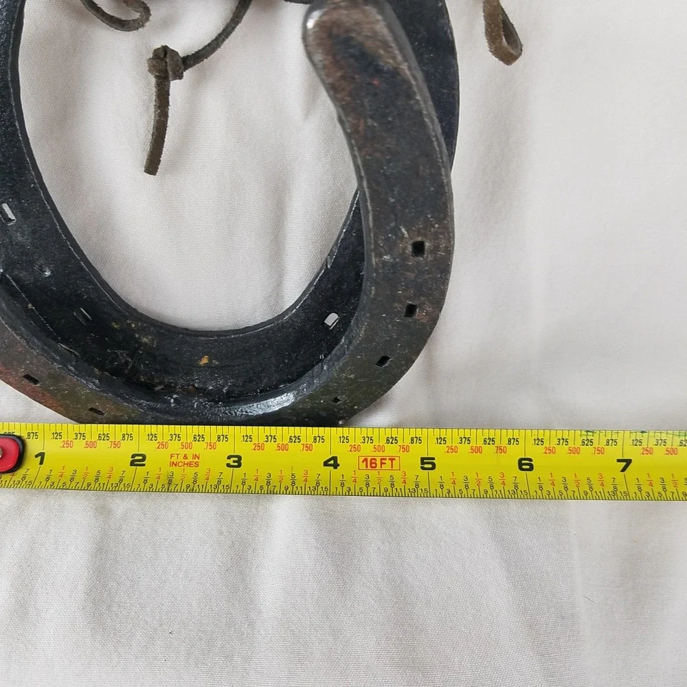N/A handcrafted horseshoe