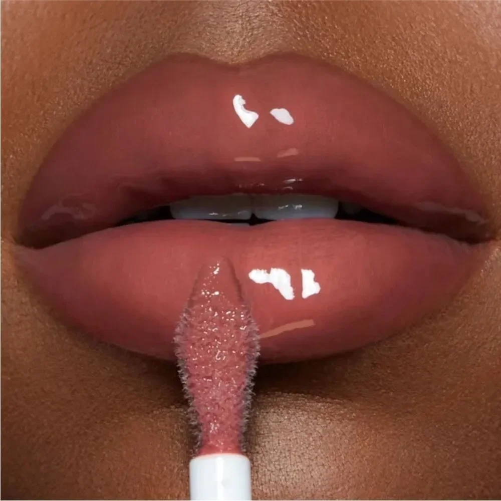 Charlotte Tilbury supersized glossy