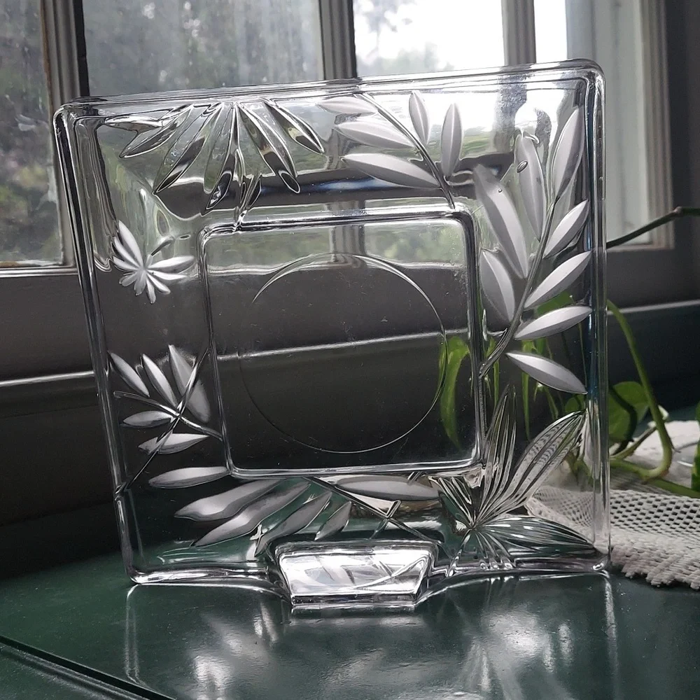 MIKASA ISLAND BREEZE CRYSTAL PICTURE FRAME ETCHED & FROSTED 4x4 SQUARE