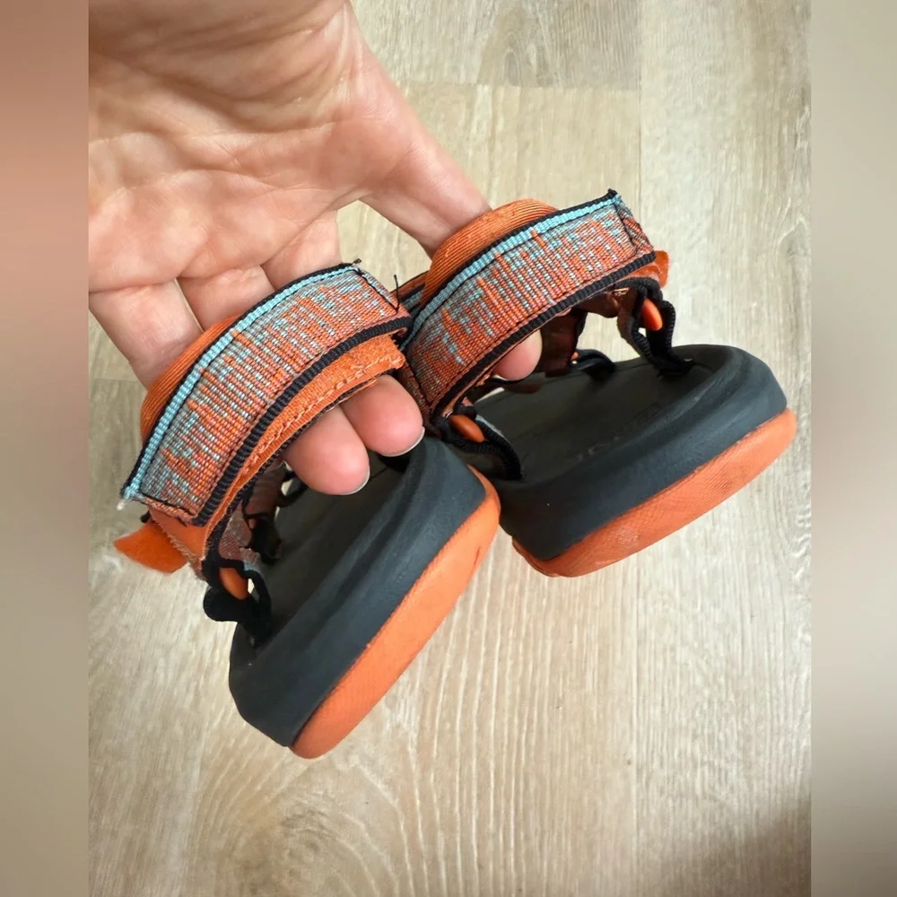 Teva sandal size
