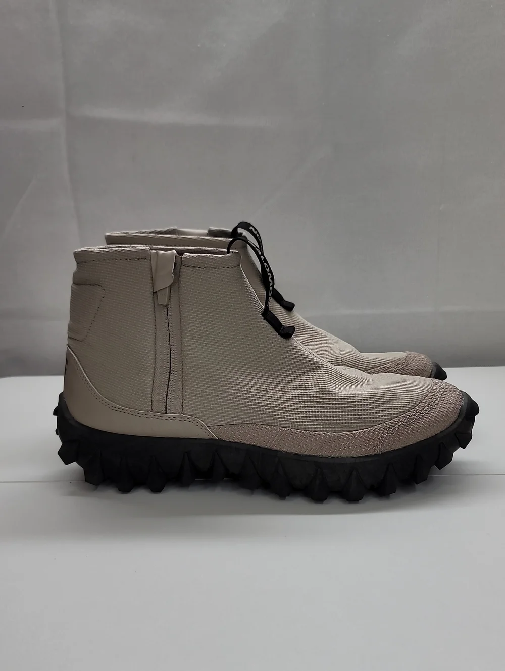Salomon Snowclog Mid boots 8.5