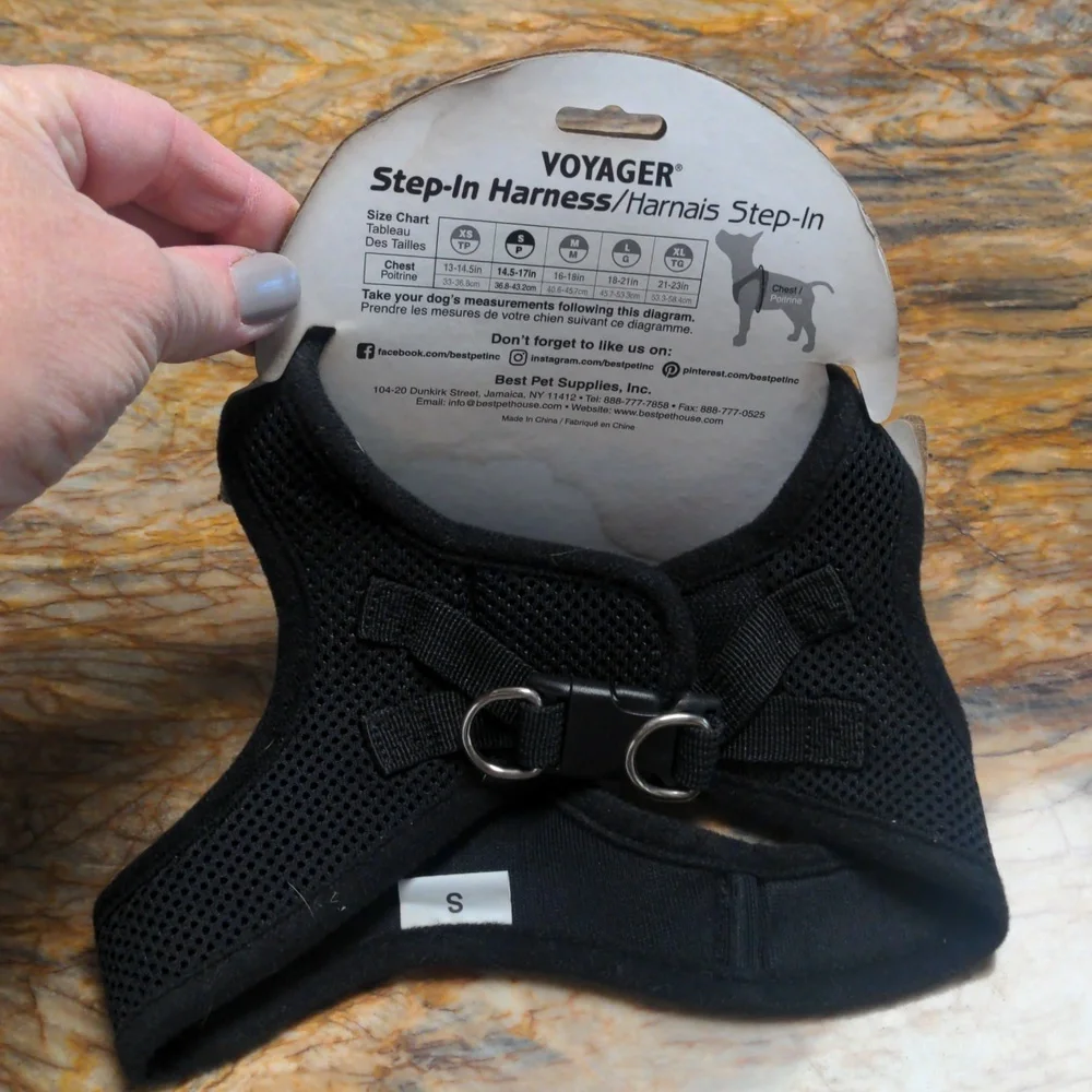 voyager black size