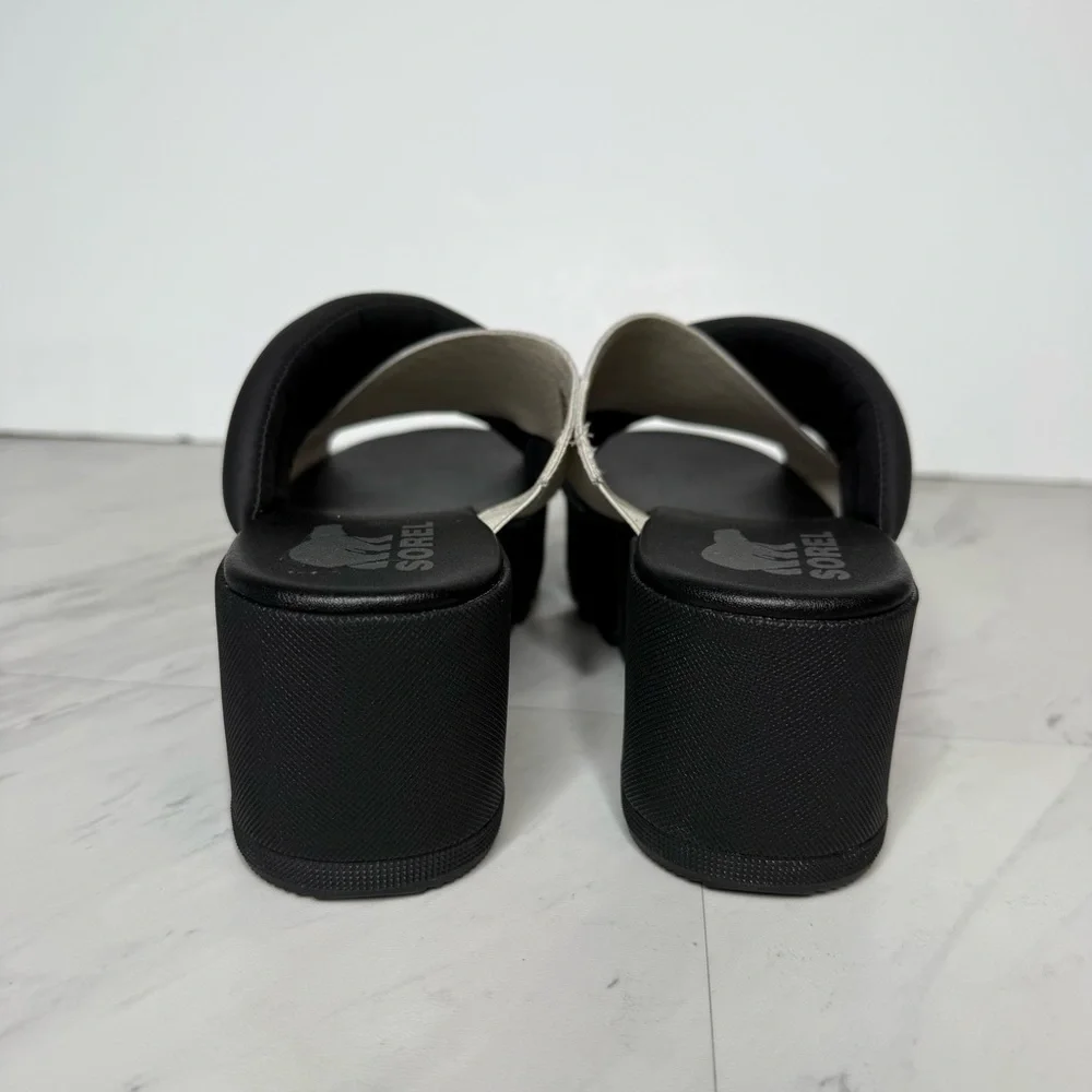 Sorel cameron crisscross