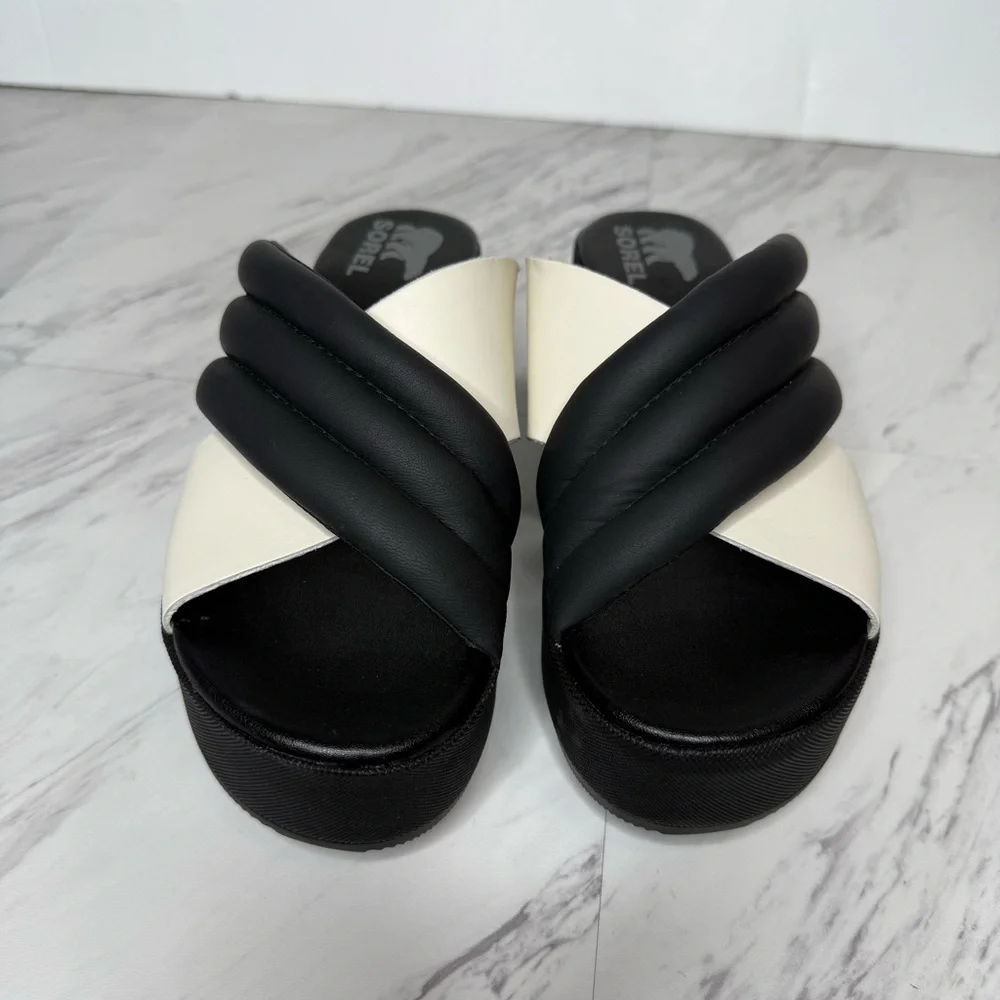 Sorel cameron crisscross