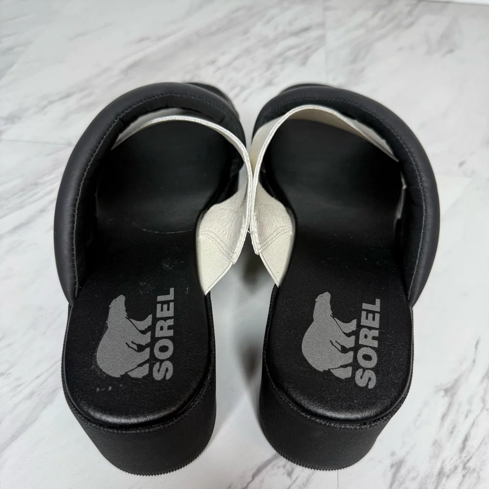 Sorel cameron crisscross
