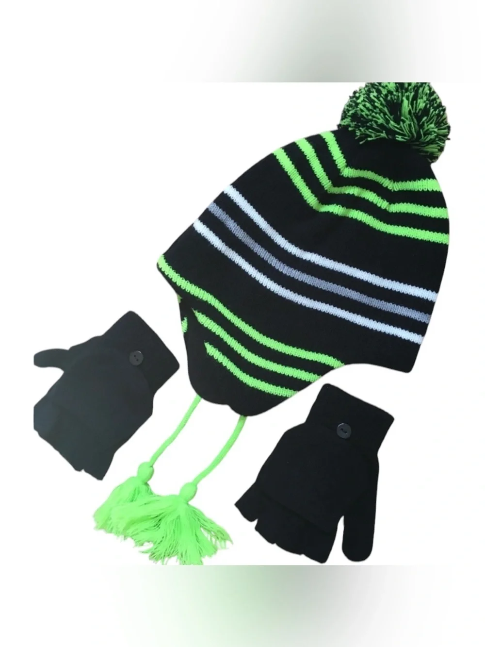N/A knit pom