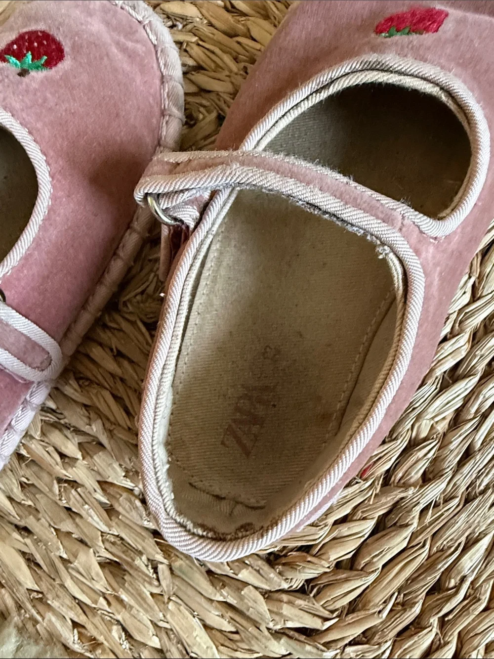 Zara size 23