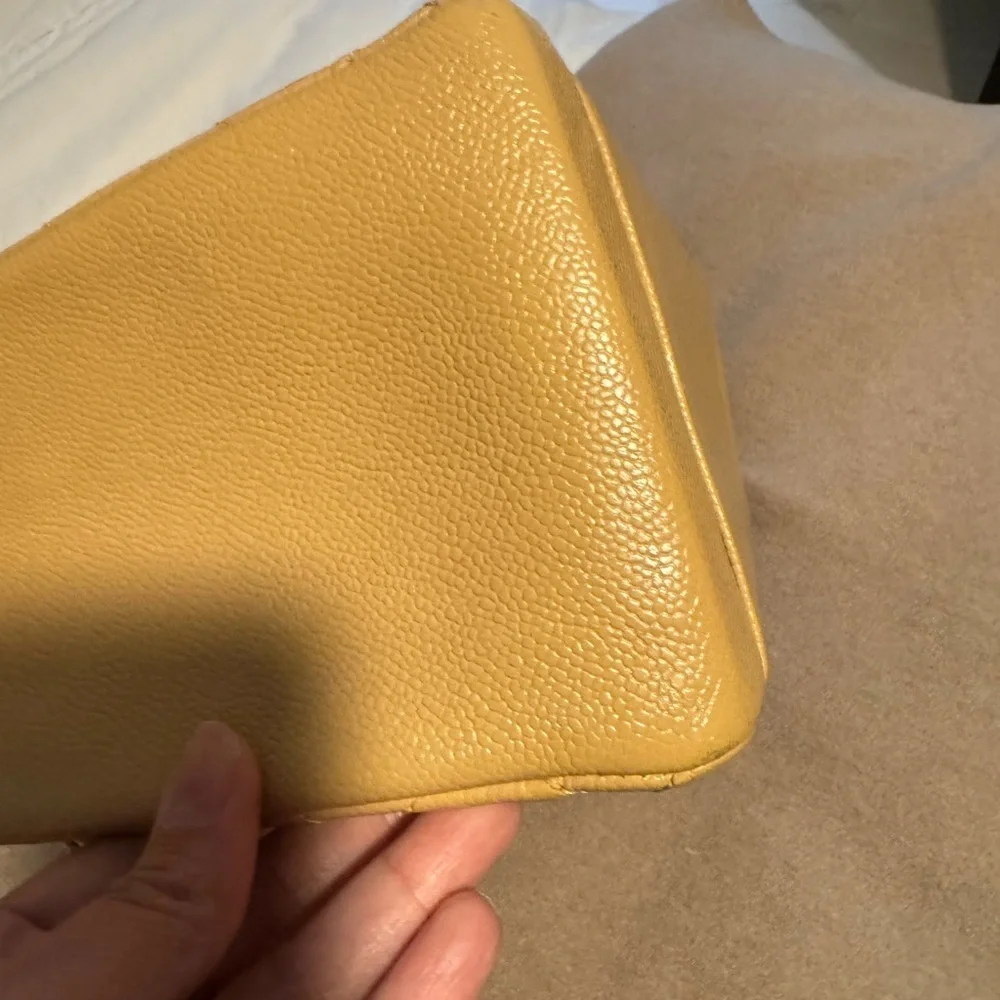 CHANEL caviar quilted