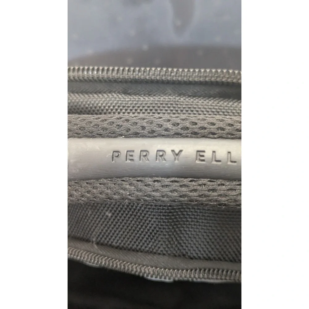 Perry Ellis preowed some