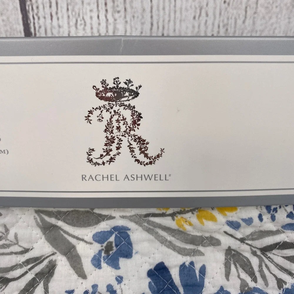 Rachel Ashwell Placemats (Set of 4) Blue Floral Quilted Scalloped Reversible