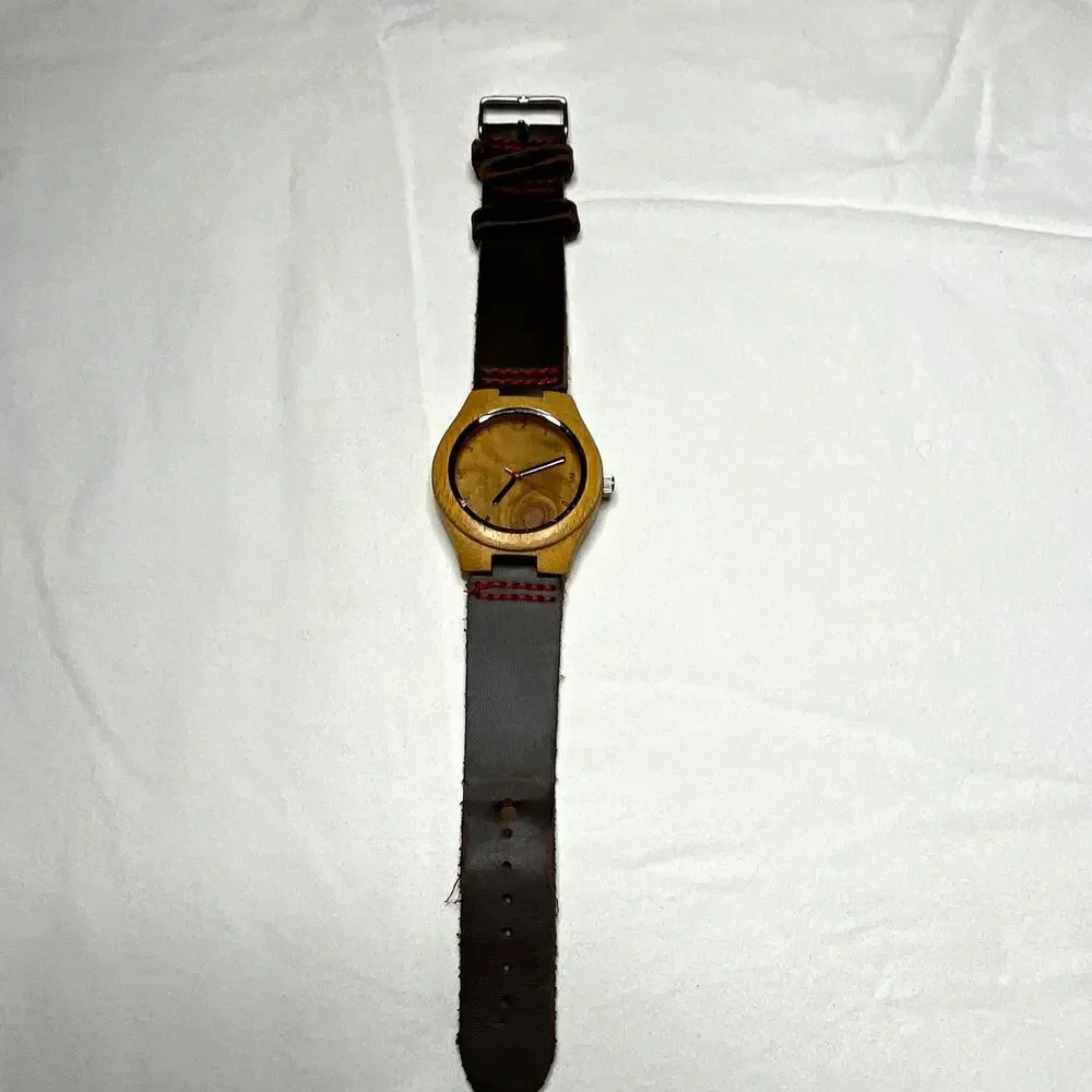Wood Case Analog Wristwatch, Brown Leather Strap, Arabic Numerals, 12-Hour Dial