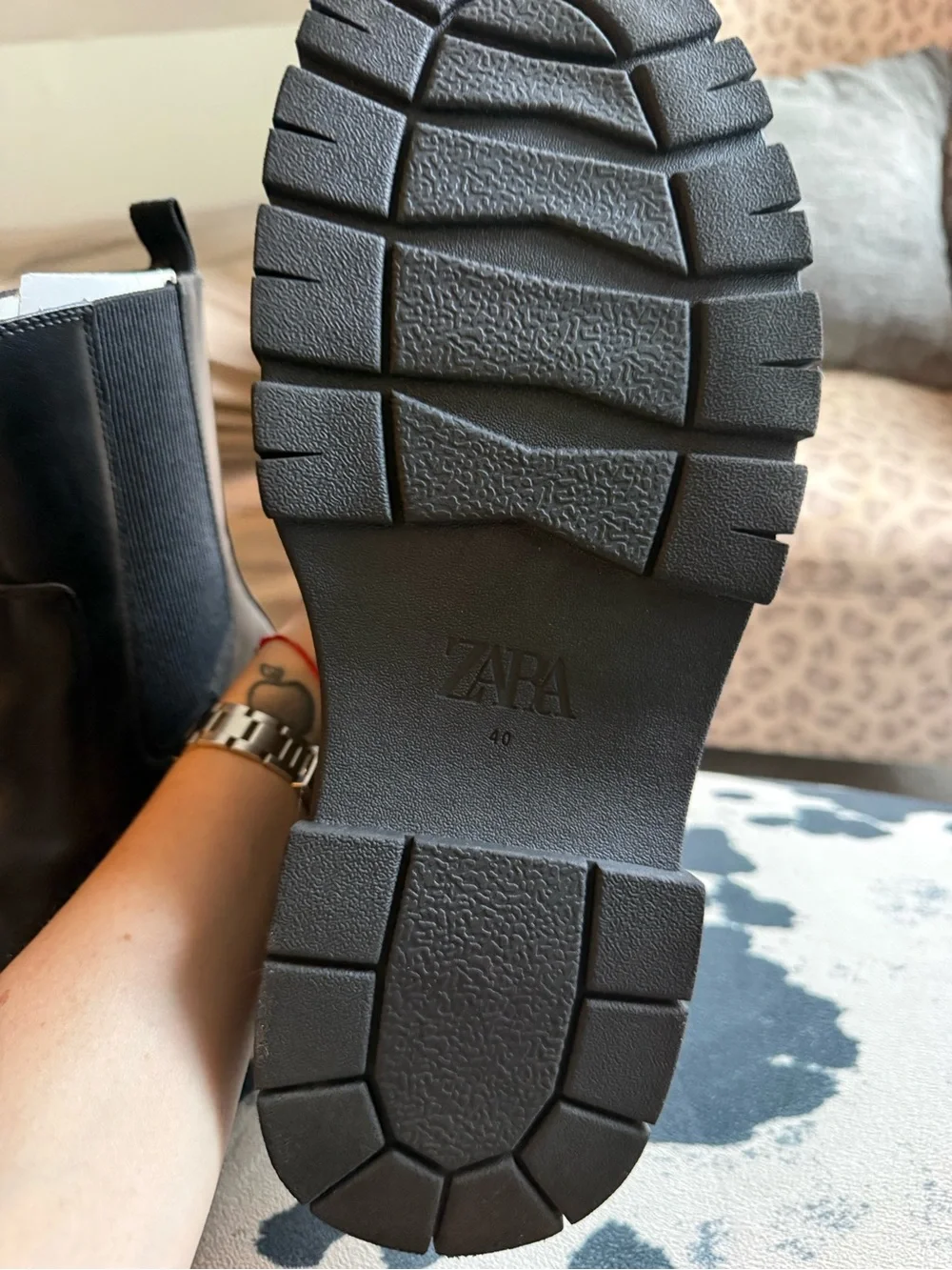 Zara sleek black