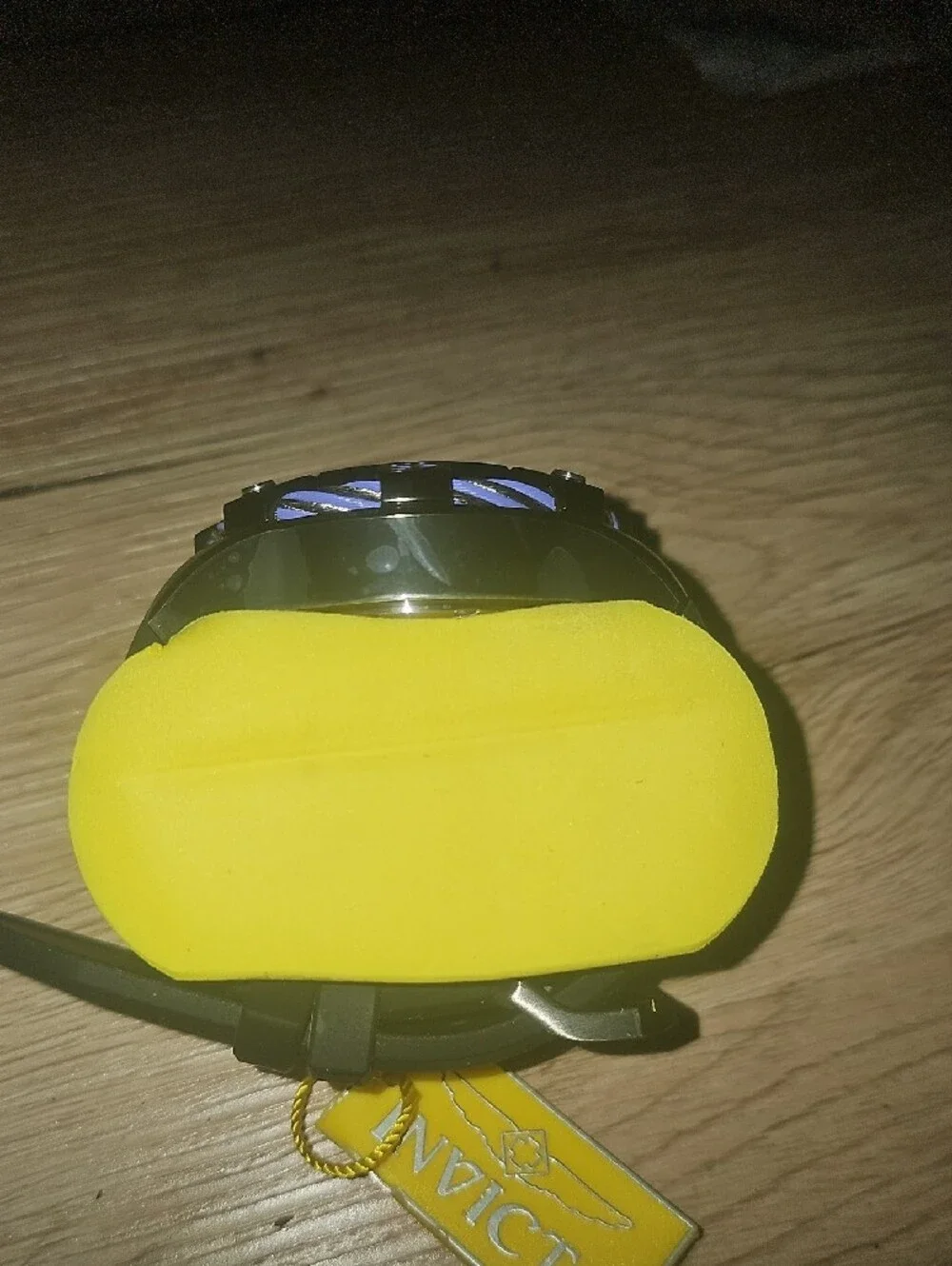 Invicta bright yellow