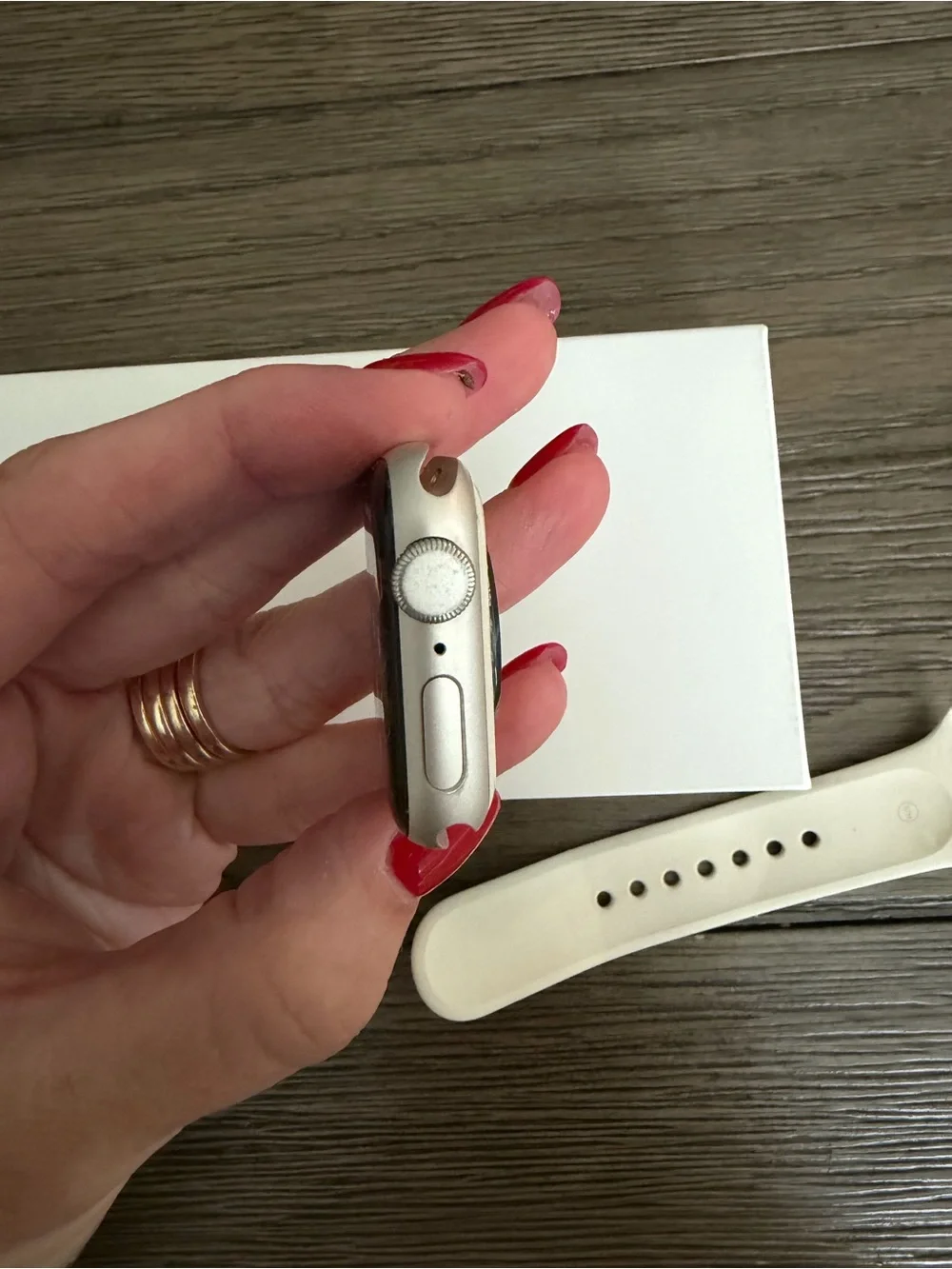 Apple watch buttons