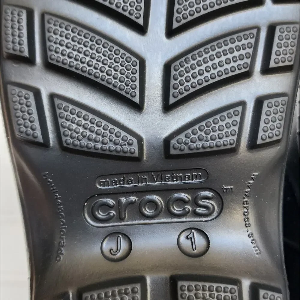 CROCS nwt kids