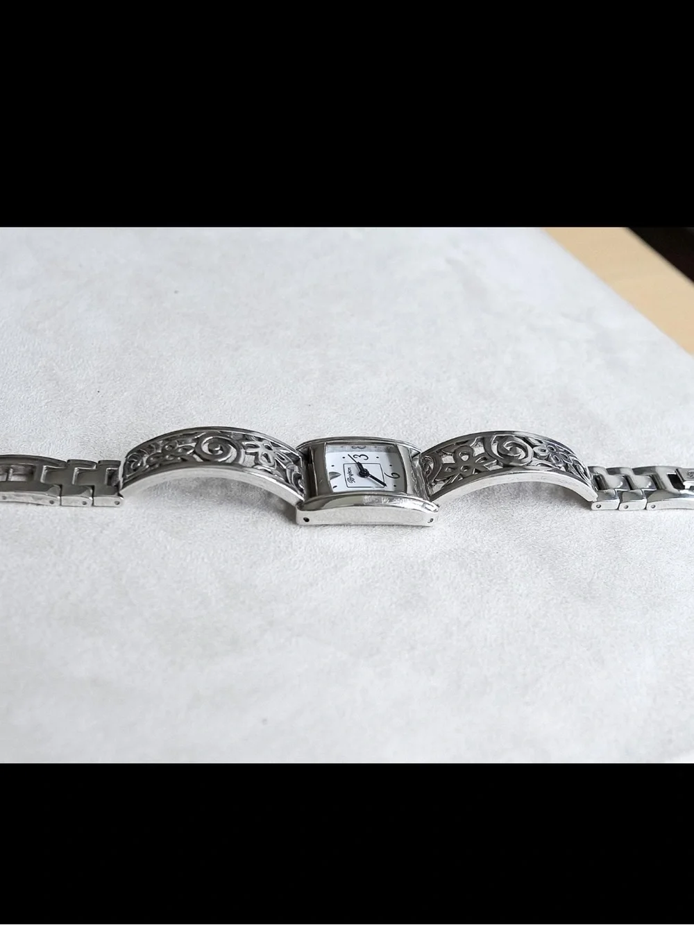 Brighton fits wrist