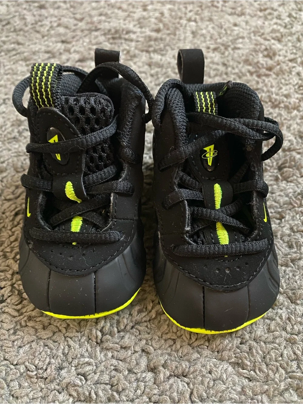 Nike Baby Posite BootiesBlack Sneakers with Neon green Accents 2c