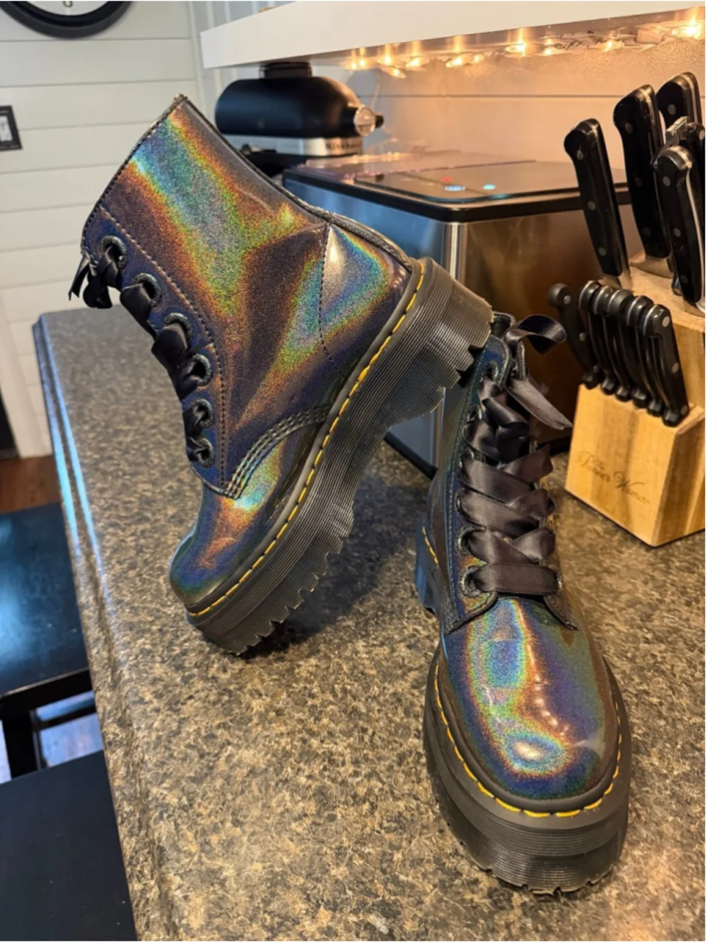 Dr. Martens preowned tabs