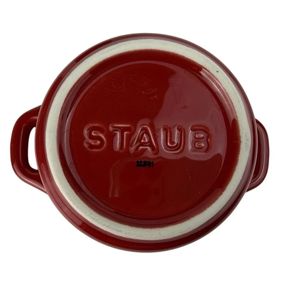 Staub ramekin red