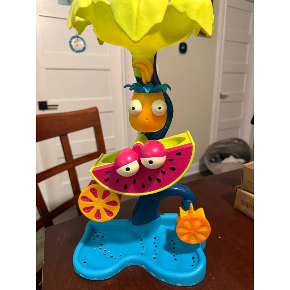 B. Toys make bath