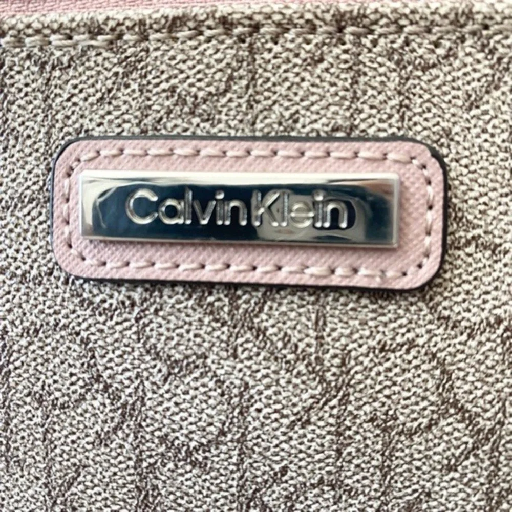 Calvin Klein nwot pre
