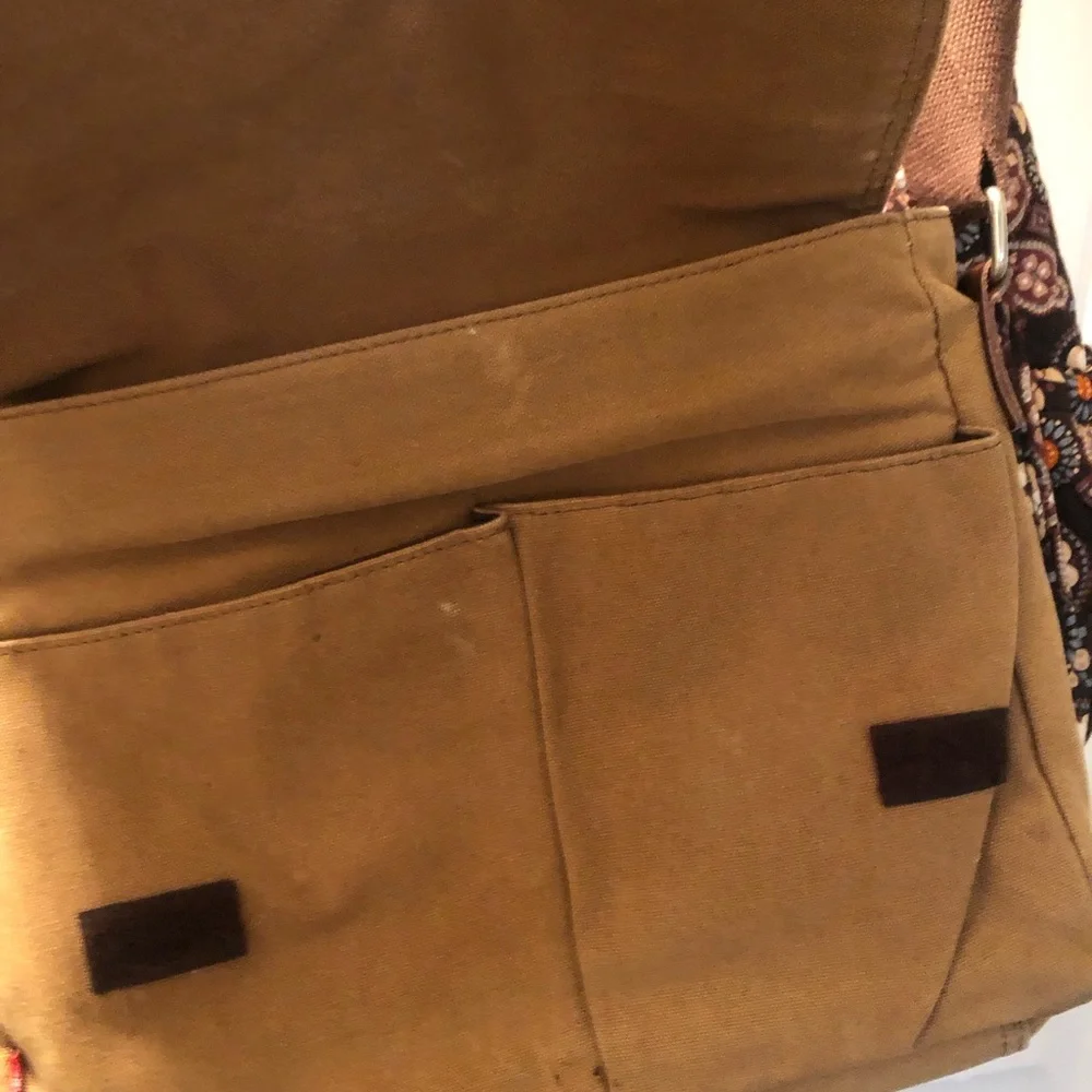 Auger Strauss stylish tan