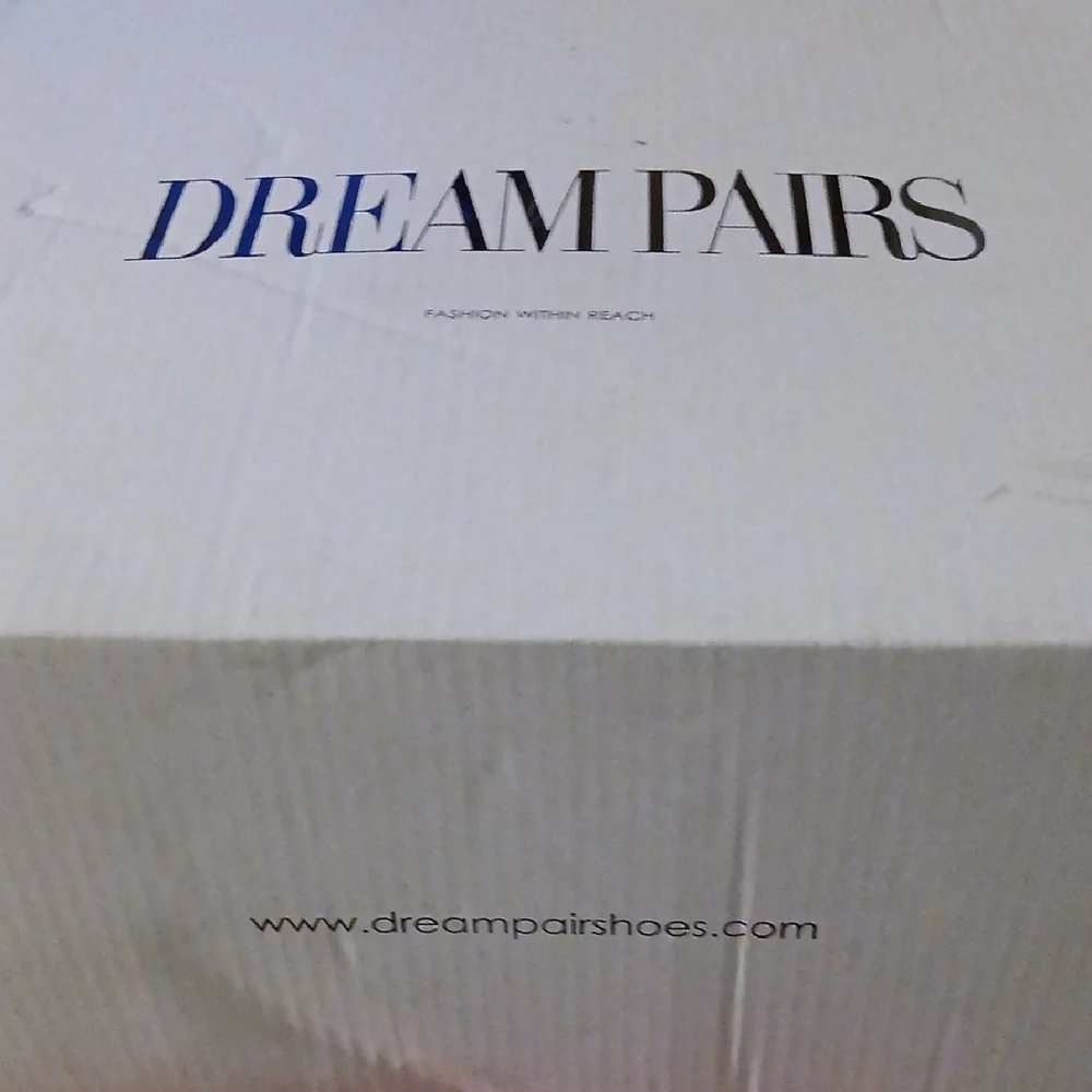 Dream Pairs stylish pink