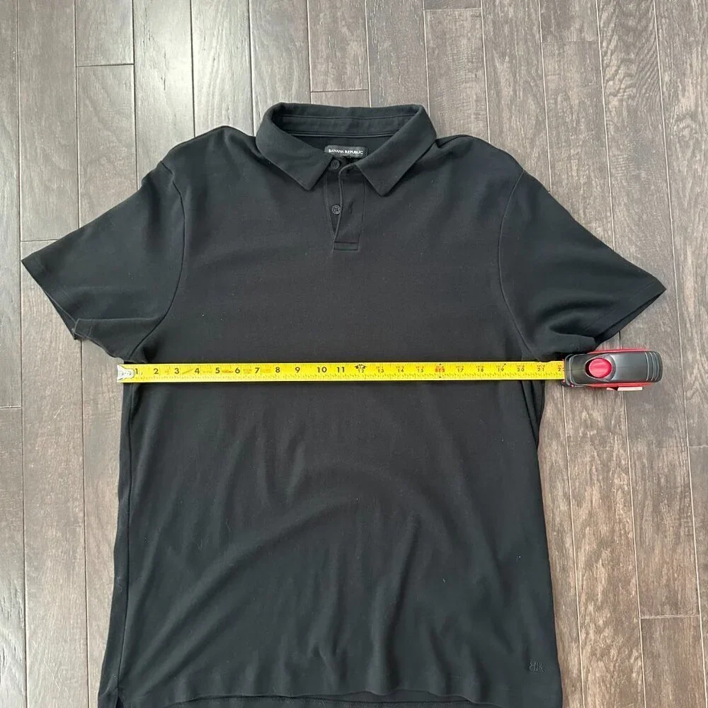 Banana Republic •	color black