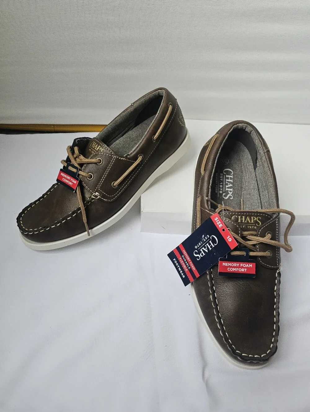 Chaps Benny Men’s Brown Boat Shoes Size 10 NWT Memory Foam)