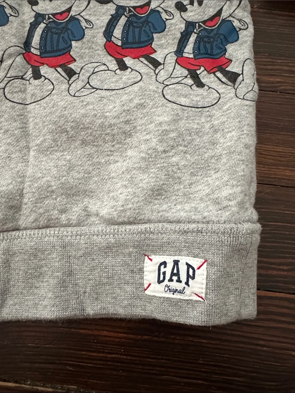 GAP soft gray