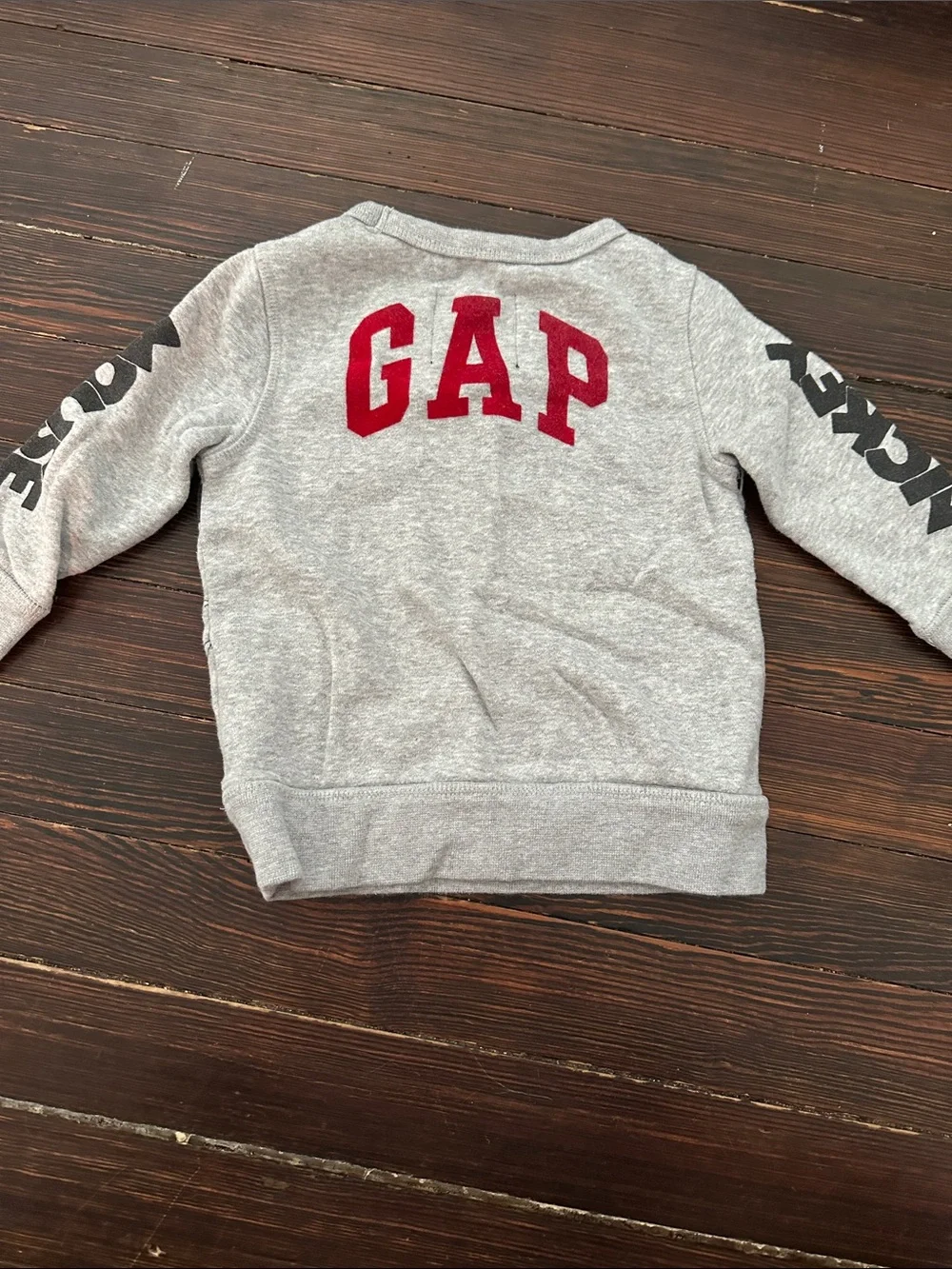 GAP soft gray