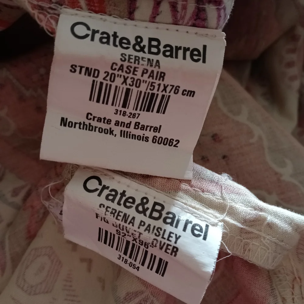 CRATE & BARREL Serena Paisley Full/Queen Duvet Cover & 2 Pillow Case Red