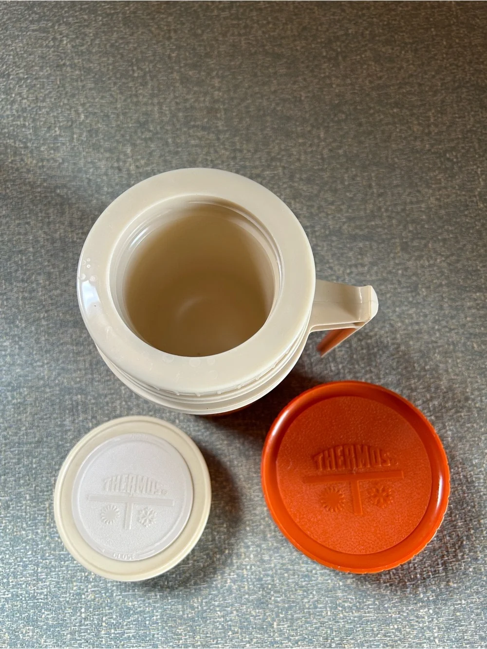 Thermos vintage bright