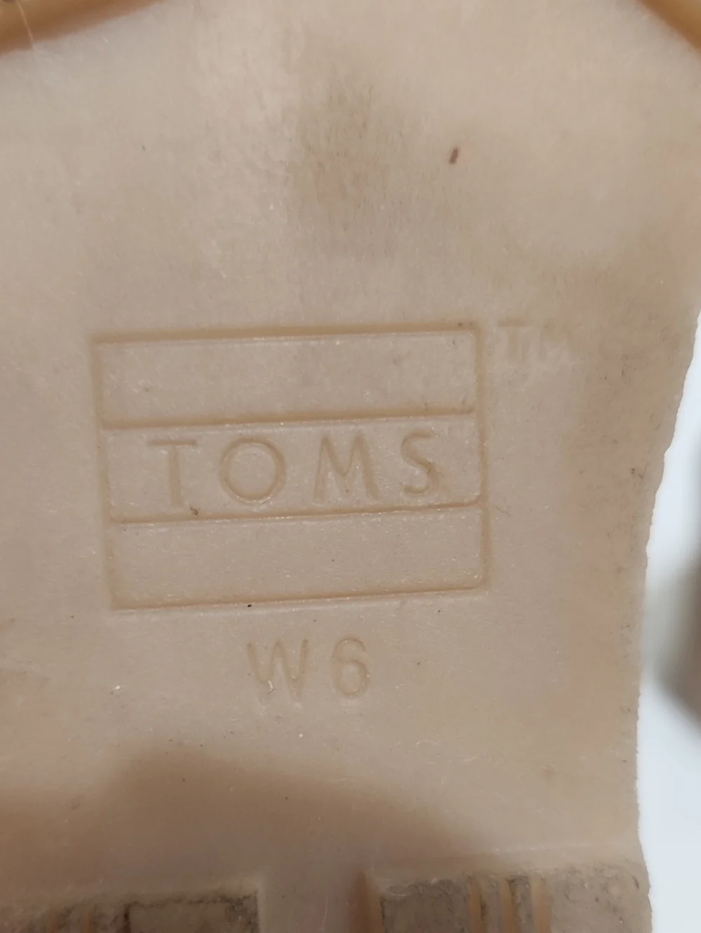 Toms lace up
