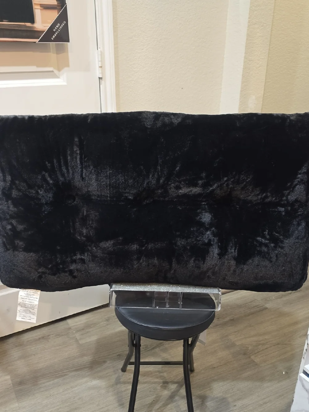 Juicy Couture backrest elevated provides