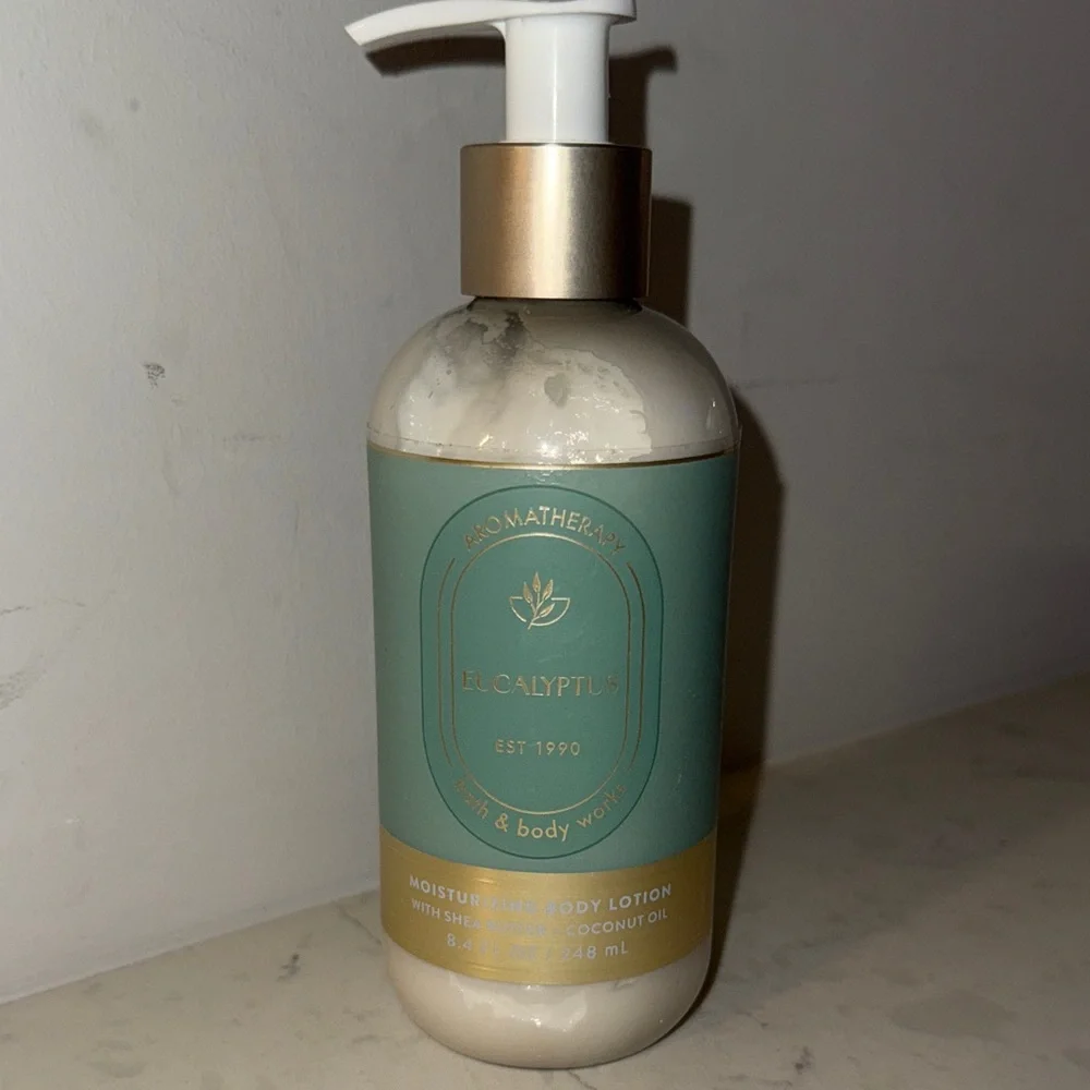 Bath & Body Works eucalyptus aromatherapy