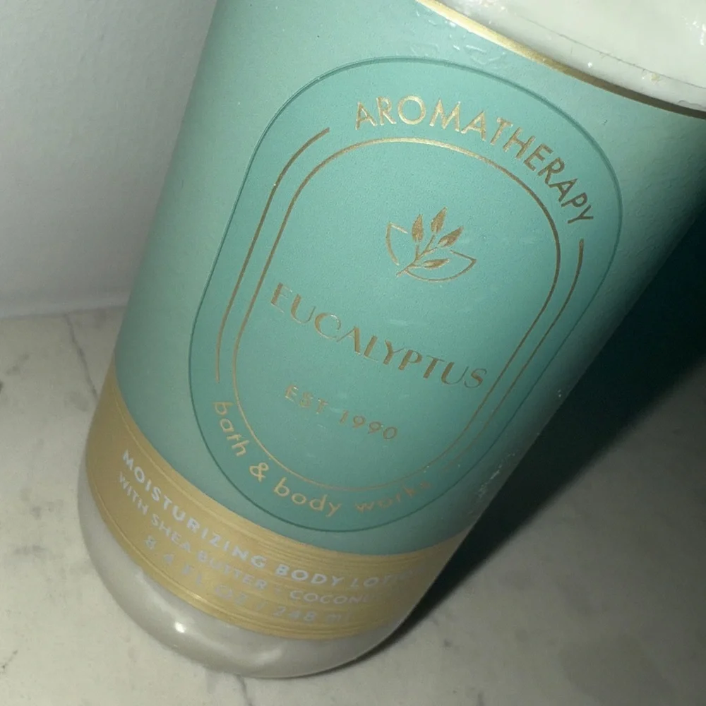 Bath & Body Works eucalyptus aromatherapy