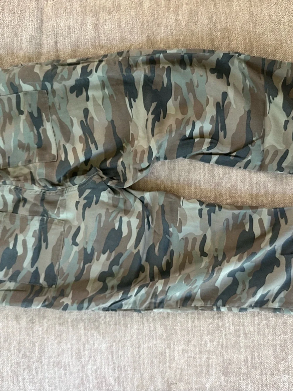 GAP camo pockets print