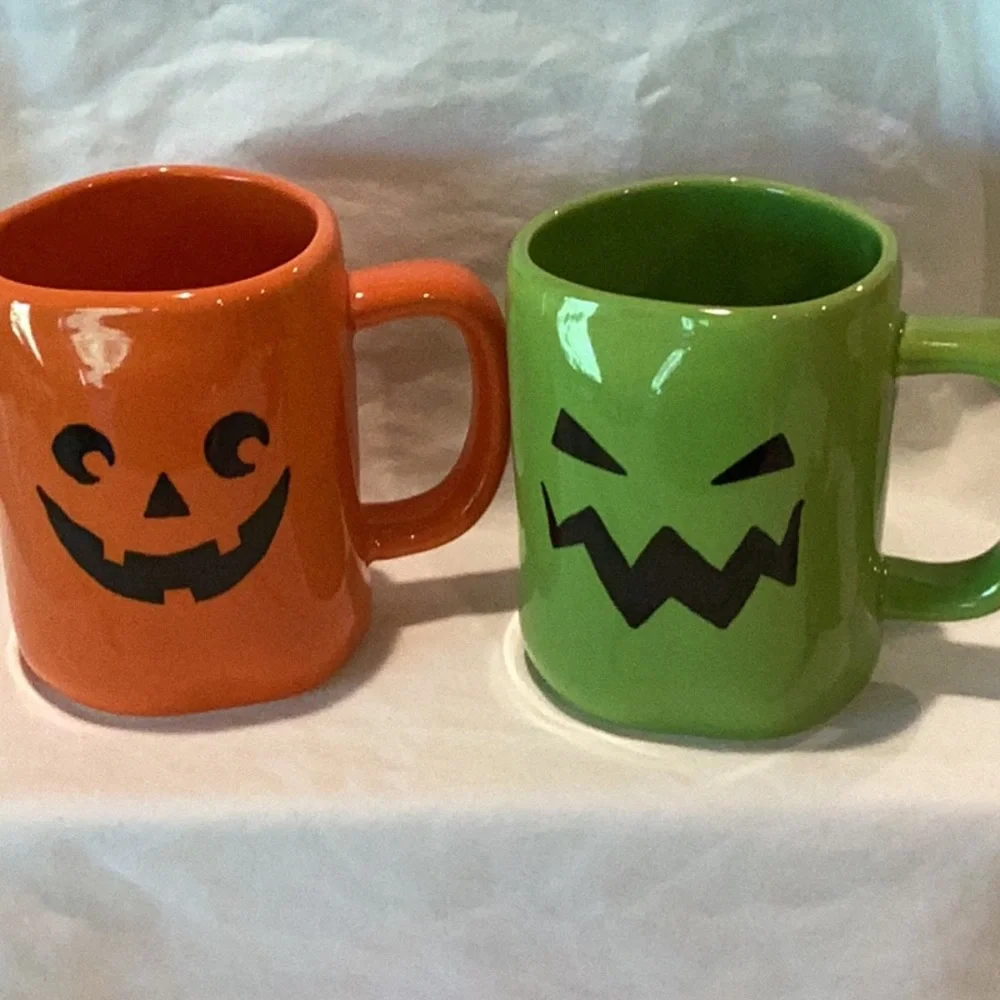 EUC - Rae Dunn Halloween Mugs - Set of 2