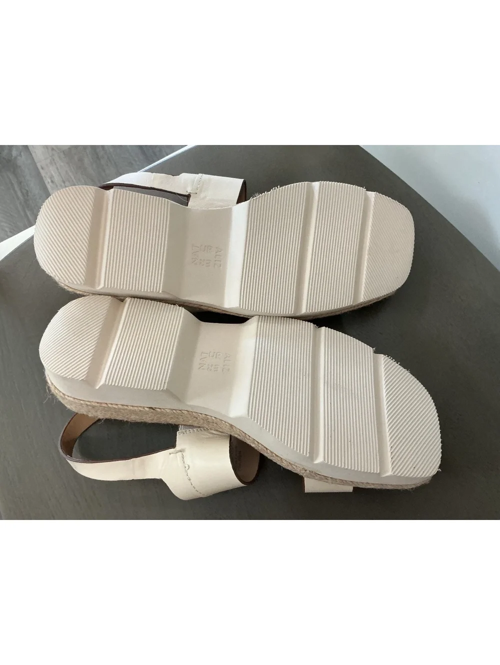 Naturalizer nwob sandal
