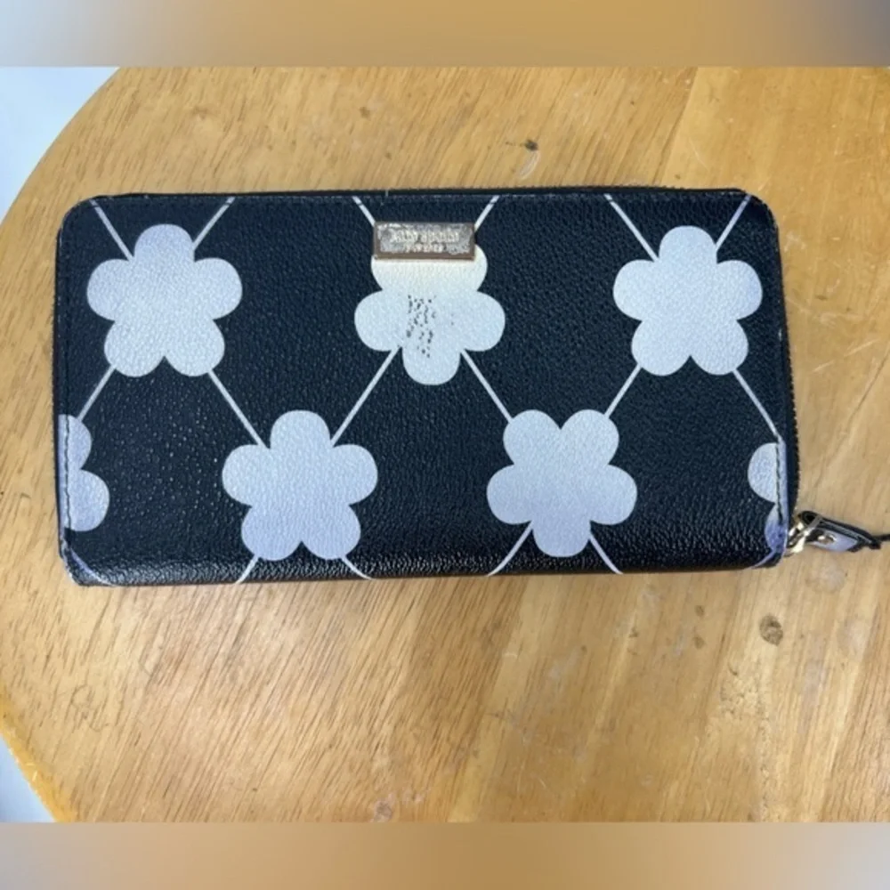 Kate Spade floral, vinyl/leather, trim wallet