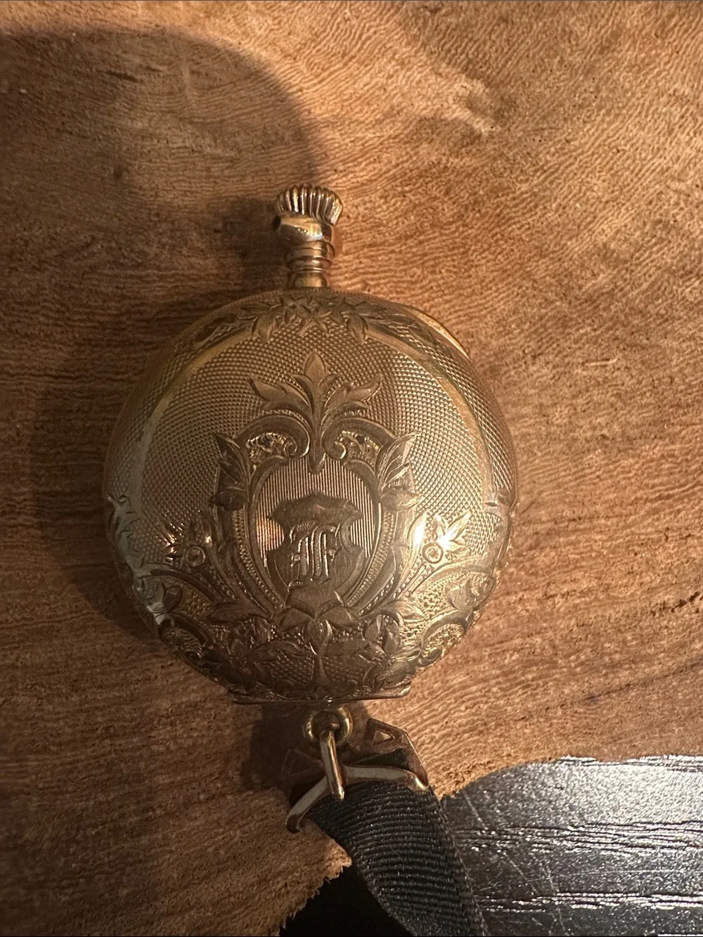 N/A gold pocket