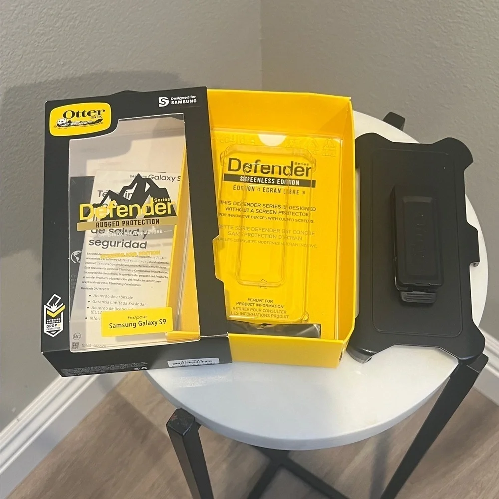 OtterBox Defender Series Black Case for Samsung Galaxy S9