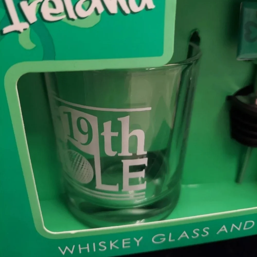 Carrolls Irish Gifts bnwt 19th