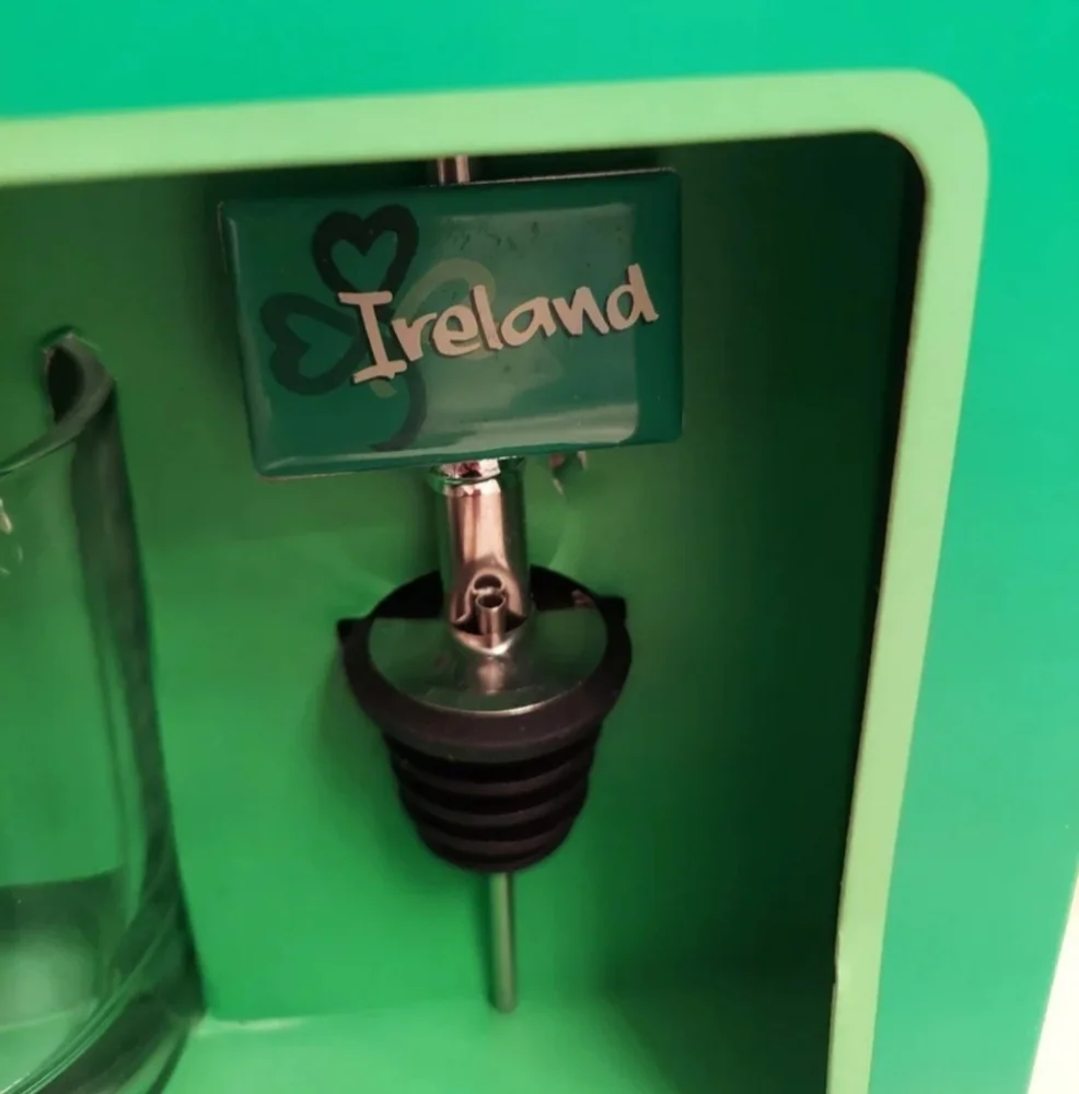 Carrolls Irish Gifts bnwt 19th