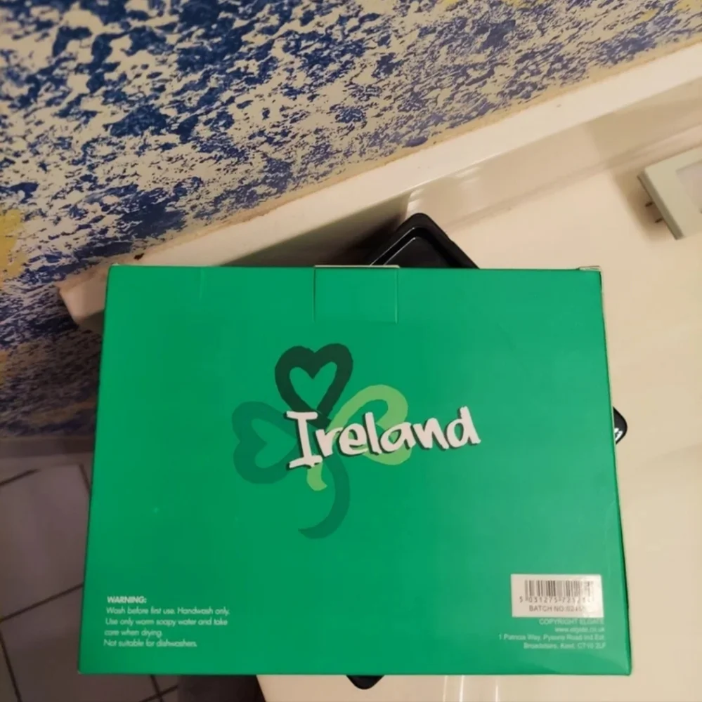 Carrolls Irish Gifts bnwt 19th