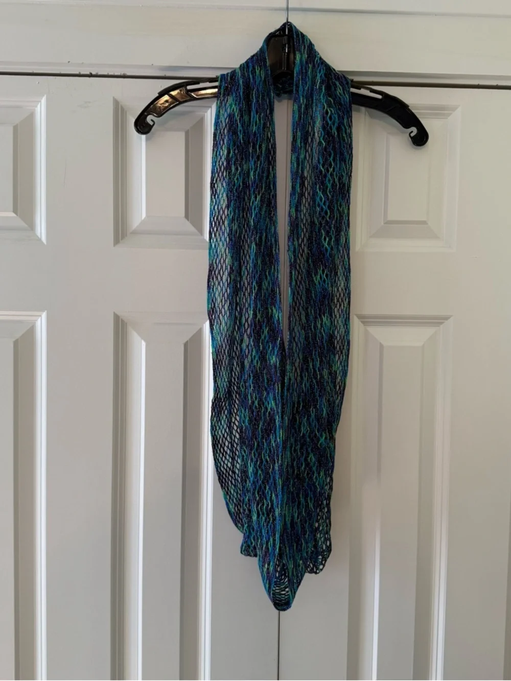 ⭐️ Open-Knit Blue & Teal Infinity Scarf
