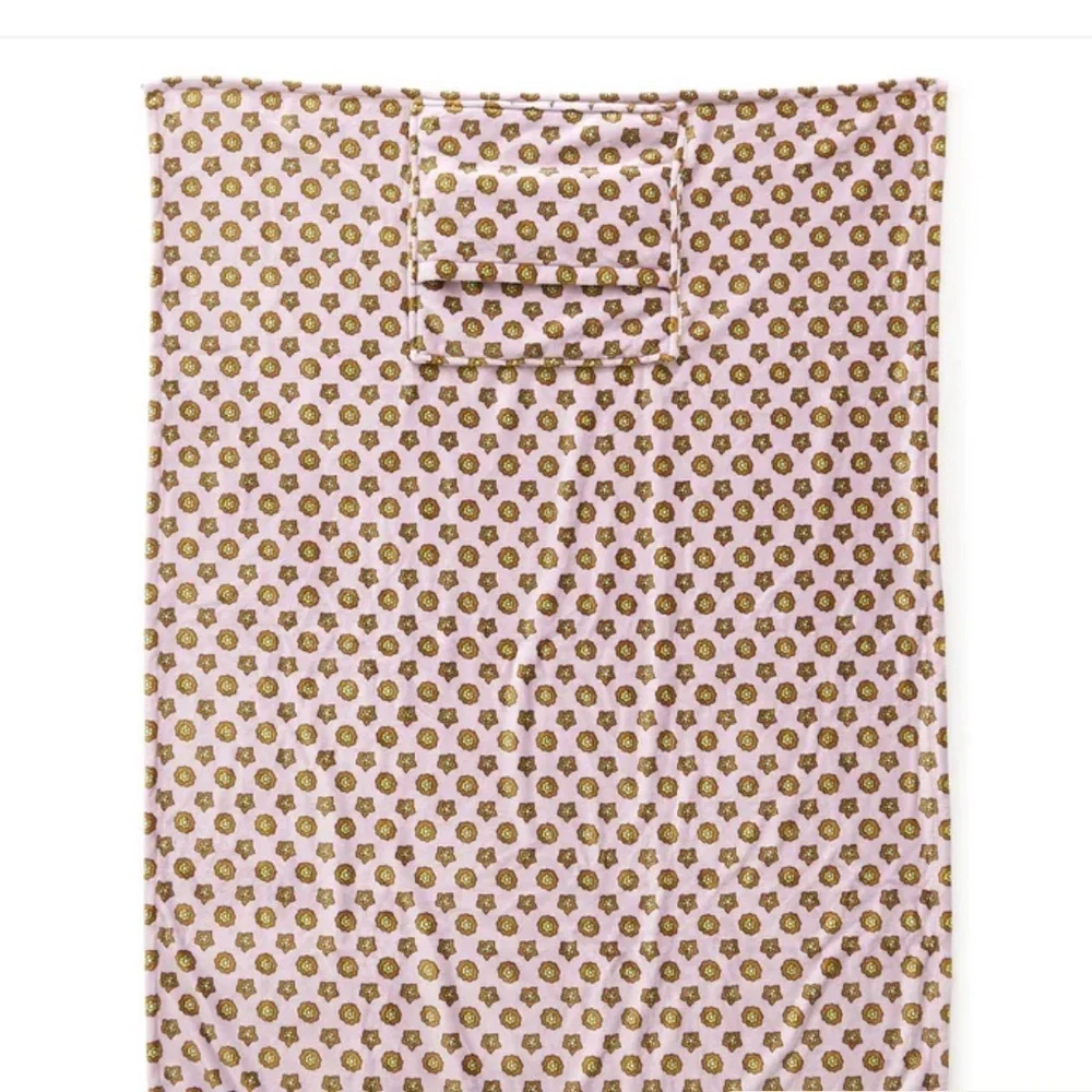 Vera Bradley wrap yourself