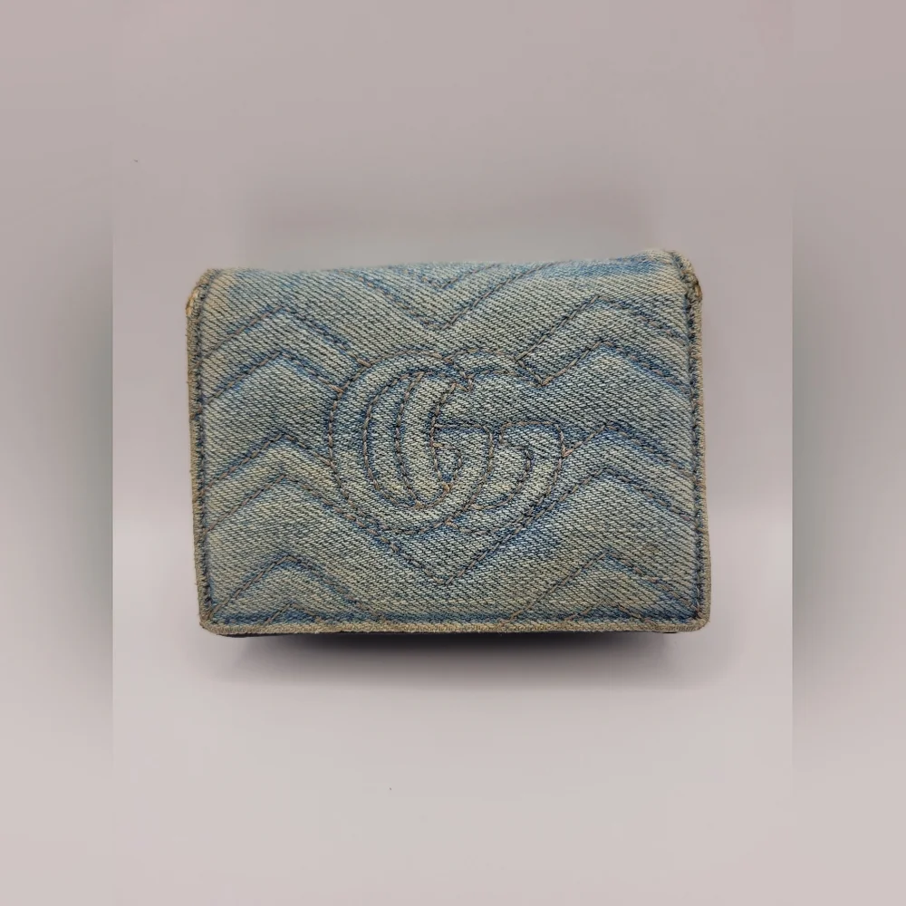 Gucci this wallet