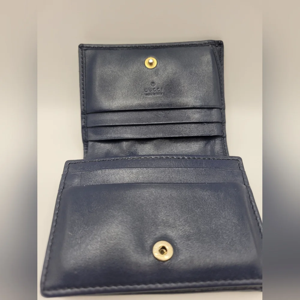 Gucci this wallet